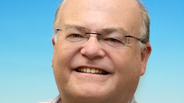 אהרון לפידות, עורך מוסף "ישראל שישבת" (צילום: "ישראל היום")