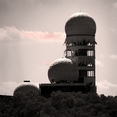 תחנת שדה של ה-NSA בברלין (צילום: SnaPsi, רישיון cc)