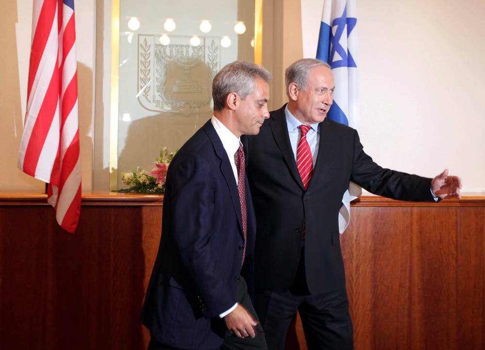 ראש ממשלת ישראל בנימין נתניהו לצד ראש מטה הבית הלבן רם עמנואל, אתמול בירושלים (צילום: פלאש 90, לחצו להגדלה)