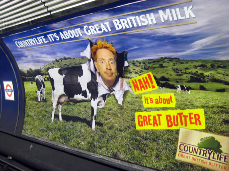 כרזת פרסומת לחמאה ברכבת התחתית בלונדון (צילום: Annie Mole, רשיון cc)