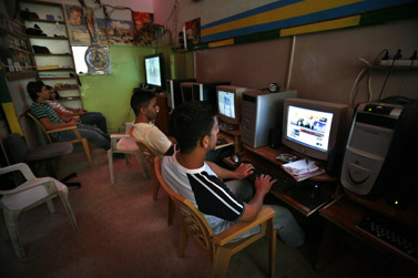 אינטרנט קפה בשועפאט, 2008 (צילום ארכיון)