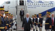 בנימין נתניהו, ראש ממשלת ישראל, בעת ביקור ברומניה, השבוע (צילום: משה מילנר, לע"מ)