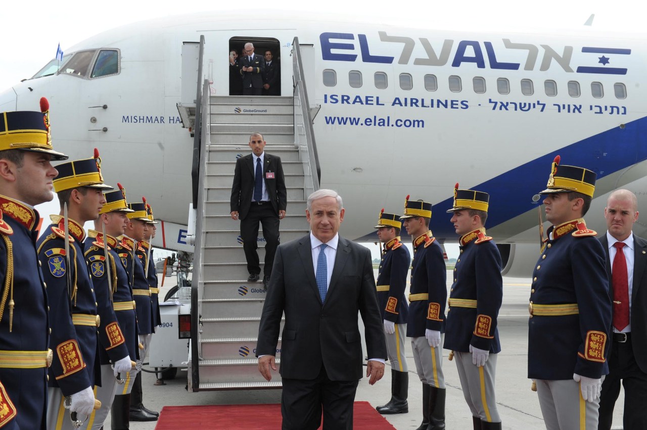 בנימין נתניהו, ראש ממשלת ישראל, בעת ביקור ברומניה, השבוע (צילום: משה מילנר, לע"מ)