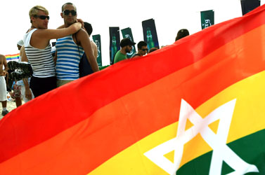 מצעד הגאווה בתל-אביב, 2010 (צילום: עומר מסינגר)