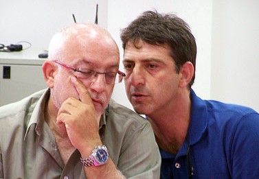 העוזר הבכיר למנכ"ל רשות השידור זליג רבינוביץ' (מימין) והמנכ"ל יוני בן-מנחם (צילום: "העין השביעית")