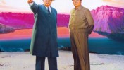 ציור קיר בקוריאה-הצפונית מציג מפגש בין שני מנהיגי המדינה לשעבר (צילום: yeowatzup, רישיון CC BY 2.0)