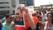 הפגנת עובדי "מעריב" היום מול ובתוך בית קרליבך בתל-אביב (צילומים: "העין השביעית", לחצו להגדלה)