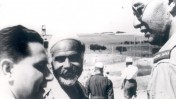 נתן דונביץ' (מימין), כתב צבאי (צילום: שריה שפירא, באדיבות המכון לחקר התקשורת היהודית באוניברסיטת תל-אביב)