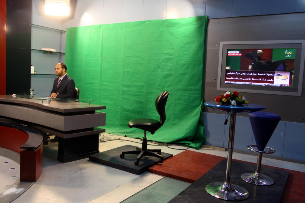 אולפני תחנת הטלוויזיה אל-אקצא בעזה, יוני 2010 (צילום: עבד רחים כתיב)