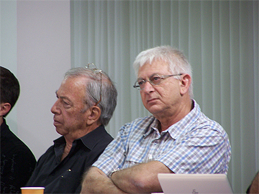 מיכה פרידמן (מימין) ומושיק טימור, הערב בישיבת נשיאות מועצת העיתונות (צילום: "העין השביעית")