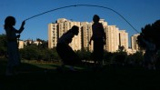 ילדים משחקים בחבל (צילום ארכיון)