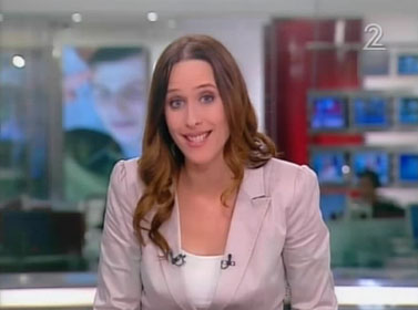 חדשות ערוץ 2 מסקרות את שחרור גלעד שליט (צילום מסך)   