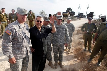 שר הביטחון אהוד ברק במהלך תרגיל ישראלי-אמריקאי, אתמול (צילום: ליאור מזרחי)