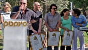 יוצרי הסרט "עג'מי" מקבלים את פרס וולג'ין בפסטיבל הקולנוע ירושלים. 16.7.09 (צילום: מתניה טאוסיג)