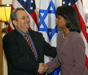 מזכירת המדינה האמריקאית, קונדליזה רייס, ושר הבטחון אהוד ברק. 5 למרץ (צילום: פלאש 90)