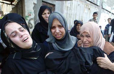 הלוויית ארבעה אנשי חמאס שנהרגו על-ידי צה"ל בחאן-יונס, 13.11.08 (צילום: עבד רחים כתיב)