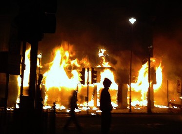 מהומות בטוטנהם, לונדון. 6.8.11 (צילום: ביקון רדיו, רישיון cc)