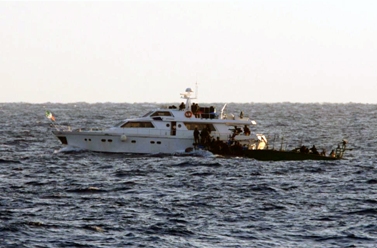 כוחות צה"ל משתלטים על ספינה שניסתה להגיע לעזה (צילום: דובר צה"ל; רישיון CC BY-SA 2.0)