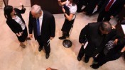 ראש הממשלה בנימין נתניהו (במרכז), אתמול בכנסת (צילום: קובי גדעון)