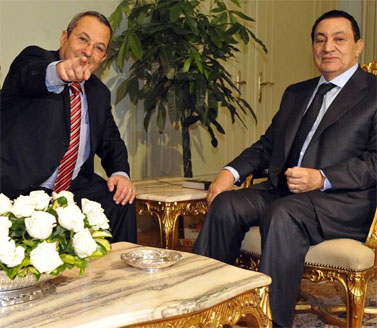 שר הבטחון אהוד ברק בפגישה עם הנשיא המצרי, אתמול (צילום: אריאל חרמוני, משרד הבטחון)