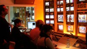 חדר הבקרה של מהדורת "מבט" של הערוץ הראשון, פברואר 2008 (צילום: אנה קפלן)