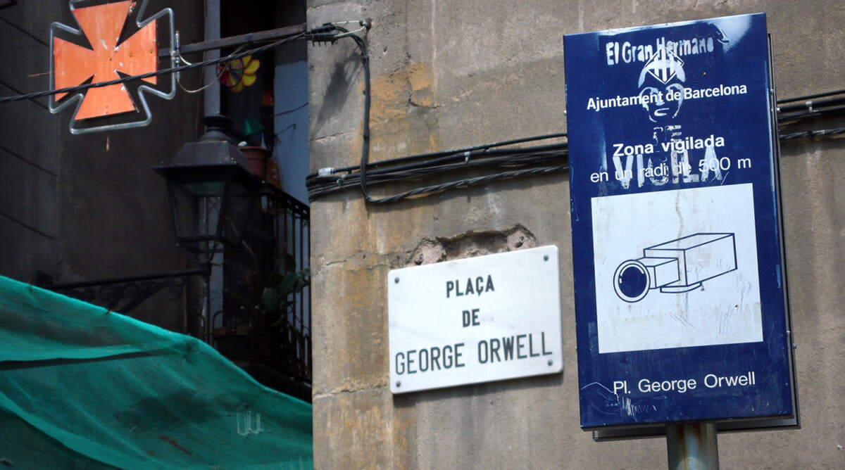 כיכר ג'ורג' אורוול בברצלונה (צילום: Christian Payne, רישיון CC BY-NC-SA 2.0)כיכר ג'ורג' אורוול בברצלונה (צילום: Christian Payne, רישיון CC BY-NC-SA 2.0)