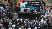 רדיו ירושלים בשידור חי מכיכר ציון בירושלים, נובמבר 2011 (צילום: נתי שוחט)