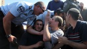 עימותים בין שוטרים ומפגיני ימין, 27.6.11 (צילום: קובי גדעון)