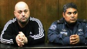 אריק קליין (משמאל) בבית-משפט השלום בתל-אביב, 20.2.2013 (צילום: פלאש 90)