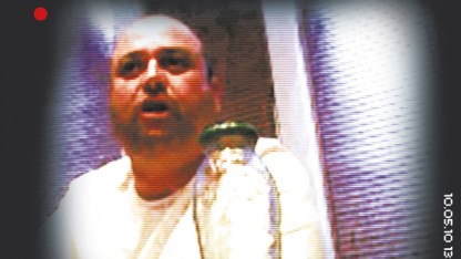 אריק קליין כפי שנקלט באחת הפגישות עמו במצלמה נסתרת (צילום: מתוך תחקיר "כלכליסט")