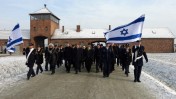 חברים בכנסת ישראל צועדים במוזיאון מחנה המוות אושוויץ בפולין, 27.1.14 (צילום: חיים צח, לע"מ)