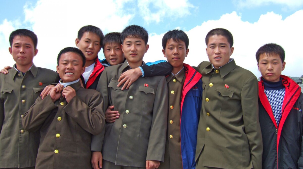 חיילים בצבא קוריאה-הצפונית, 7.9.08 (צילום: מקסים טופיקוב, שאטרסטוק)