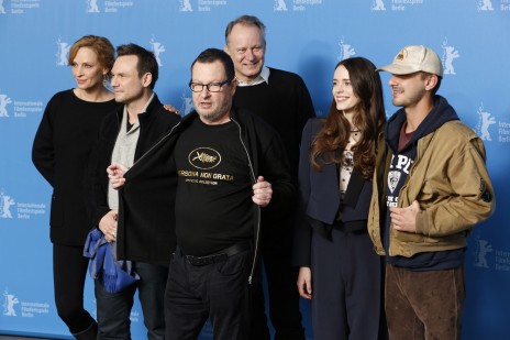 הבמאי לארס פון-טרייר ושחקנים בסרט "נימפומנית" בהקרנת חלקו הראשון בפסטיבל ברלין, 9.2.14