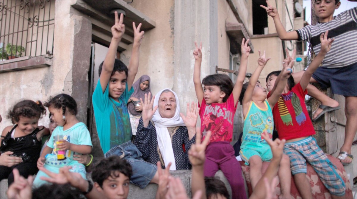 קהל ב"תהלוכת ניצחון" פלסטינית בתום מבצע "צוק איתן", עזה, 26.8.14 (צילום: עמאד נסאר)