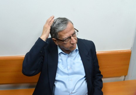 ראש עיריית רמת-גן, ישראל זינגר, בבית-המשפט. 15.12.14 (צילום: פלאש 90)