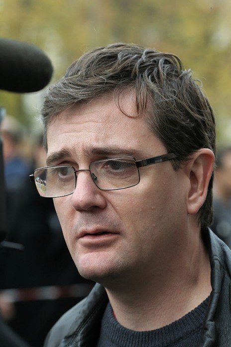 "שארב", סטפן שרבונייה, עורך השבועון הצרפתי "שרלי הבדו", שנרצח על-ידי טרוריסטים מוסלמים בבניין המערכת בפריז (צילום: Coyau, רשיון CC BY-SA 3.0)