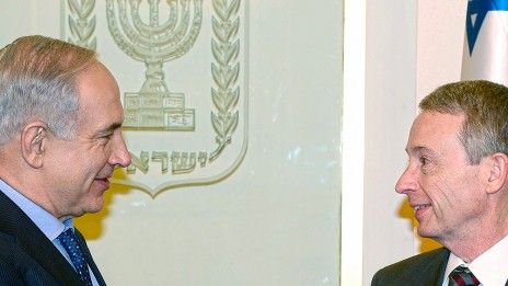 בנימין נתניהו נפגש במשרד ראש הממשלה בירושלים עם מנכ"ל נובל-אנרג'י צ'רלס דוידזון, 10.4.13 (צילום: משה מילנר, לע"מ)