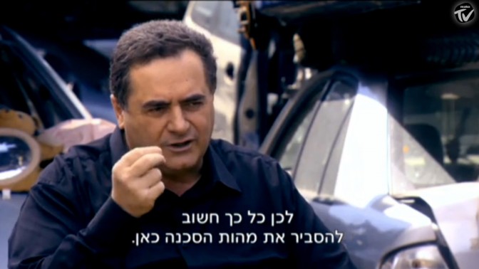 שר התחבורה, ישראל כץ, מתראיין בסרט תיעודי שמשרדו מימן. שידורי קשת, ערוץ 2, 2014 (צילום מסך)