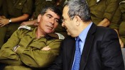 שר הביטחון אהוד ברק והרמטכ"ל גבי אשכנזי, 25.5.2010 (צילום: אריאל חרמוני, משרד הביטחון)