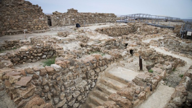 האתר הארכיאולוגי קומראן, בשטחי יהודה ושומרון (צילום יצחק הררי)