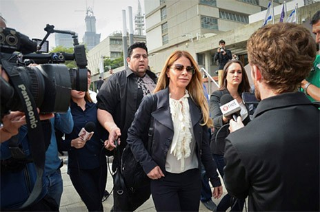ענבל אור מגיעה לדיון בפירוק חברת הנדל"ן שלה בבית-המשפט המחוזי בתל-אביב, 5.4.16 (צילום: פלאש 90)