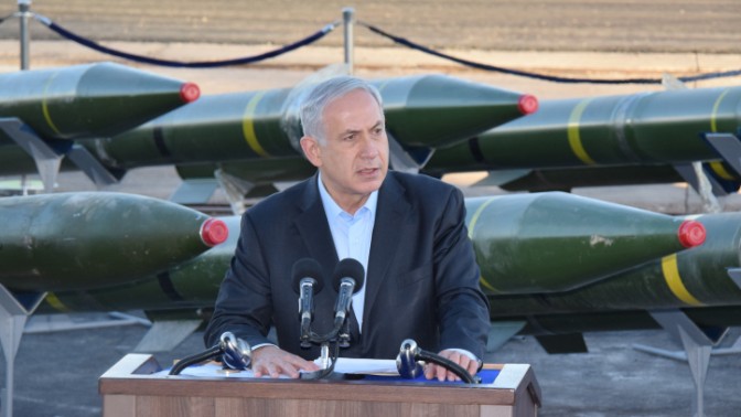 ראש הממשלה בנימין נתניהו נואם על רקע טילים איראניים (צילום: יהודה בן-יתח)