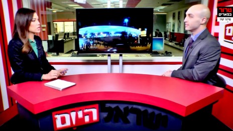 ויל רוט באולפן "ישראל היום", עם המנחה ליטל שמש (צילום מסך)