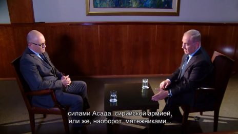 דימיטרי דובוב, ראש חטיבת החדשות של ערוץ 9, מראיין את ראש הממשלה בנימין נתניהו (צילום מסך)