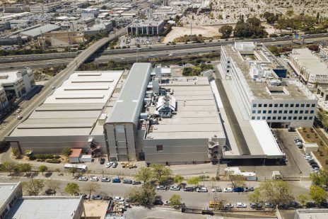 מתחם קבוצת "ידיעות אחרונות" בראשון-לציון ממעוף הציפור, אפריל 2018 (צילום: מתניה טאוסיג) מתחם קבוצת "ידיעות אחרונות" בראשון-לציון ממעוף הציפור, אפריל 2018 (צילום: מתניה טאוסיג)