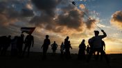 מפגינים פלסטינים על גבול ישראל-עזה, 21.12.2018 (צילום: עבד רחים חטיב)