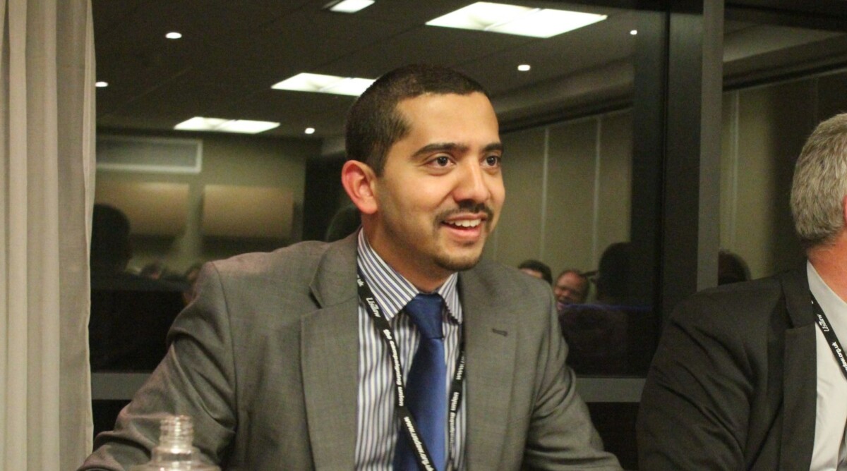 העיתונאי מהדי חסן (צילום: Policy Exchange, cc-by)