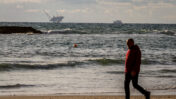 אסדת קידוח הגז לווייתן במבט מחוף דור, 1.1.2020 (צילום: פלאש 90)