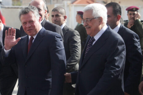מלך ירדן עבדאללה עם מחמוד עבאס (אבו-מאזן), יו"ר הרשות הפלסטינית. רמאללה, דצמבר 2012 (צילום: עסאם רימאווי)