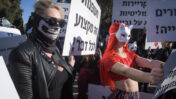 נשים מפגינות בעקבות סגירת מועדוני חשפנות, 13.2.2020 (צילום: אבשלום ששוני)